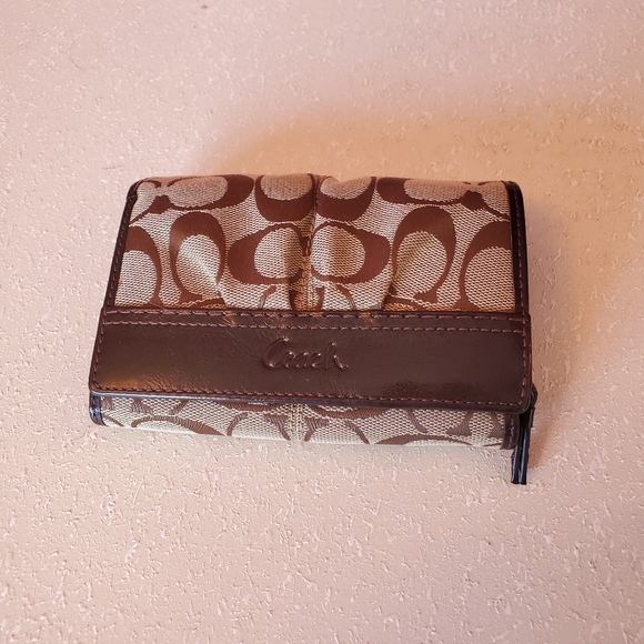 Coach Zoe Signature Hobo Bag and matching Wallet - Picture 6 of 8